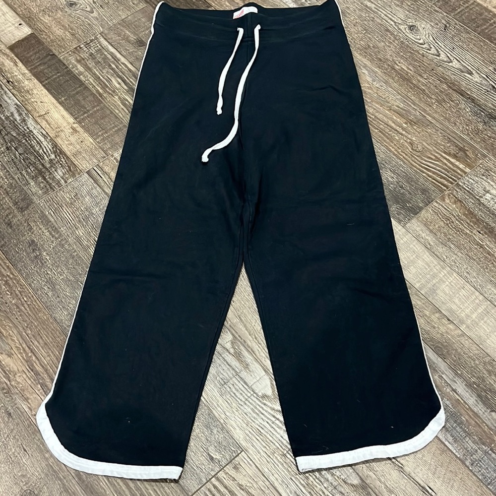Soffe capris
